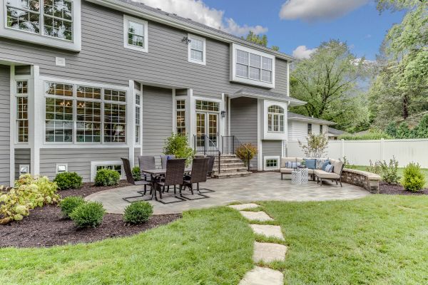 Concrete Patio Landscaping in Brentwood