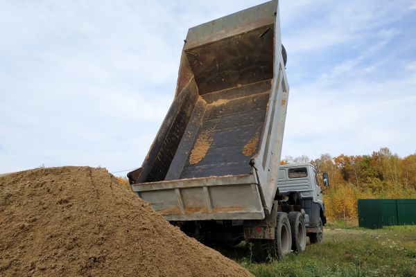 Topsoil Delivery in Brentwood