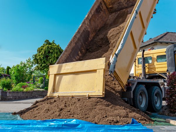 Landscaping Soil Delivery in Brentwood