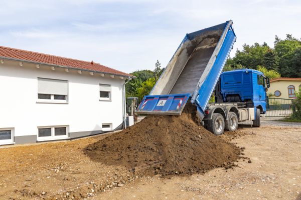 Garden Dirt Delivery in Brentwood