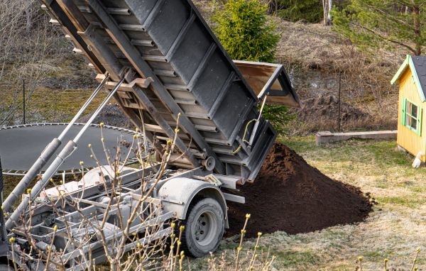 Yard Soil Delivery in Brentwood