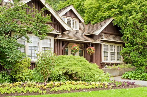 Log Home Landscaping in Brentwood