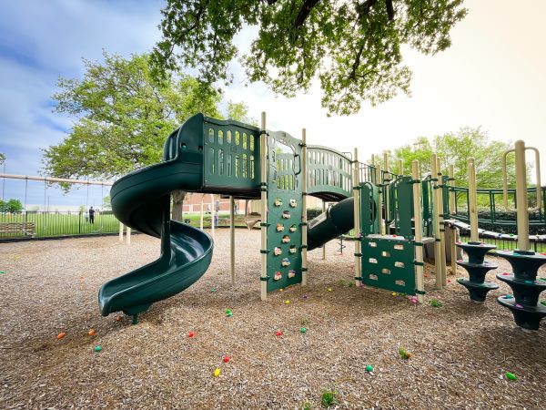 Playground Mulch Service in Brentwood